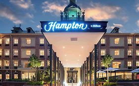 Hampton By Hilton Sandton Grayston